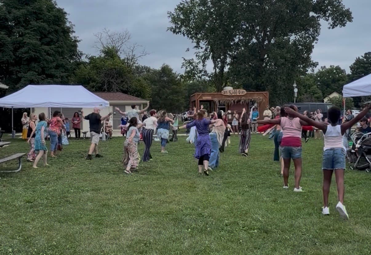 Jackson School of the Arts Flash Mob Brings Dance to Grass Lake Market