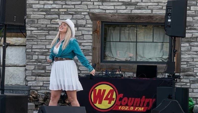 Grass Lake's Marla Moore Wins W4 Country Idol 2026