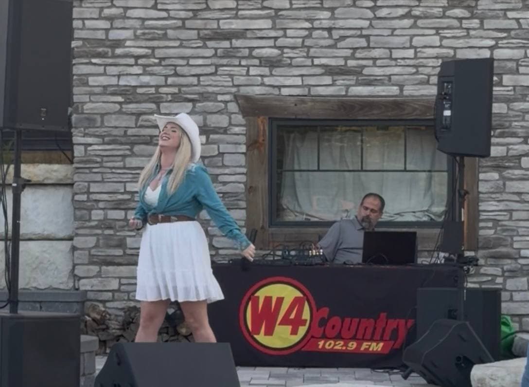 Grass Lake's Marla Moore Wins W4 Country Idol 2026